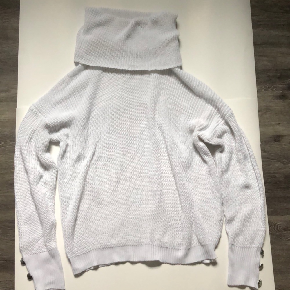 MISSLOOK White Turtleneck Size S